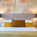Hotel apartamentowy Walnut Bistro&suites 4*